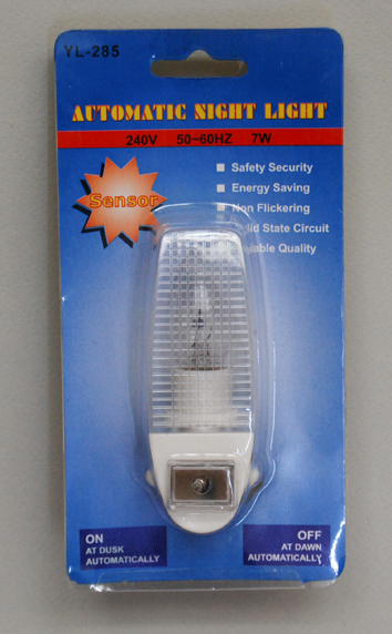 Φωτιστικό Νυκτός Με Φωτοκύτταρο 7W